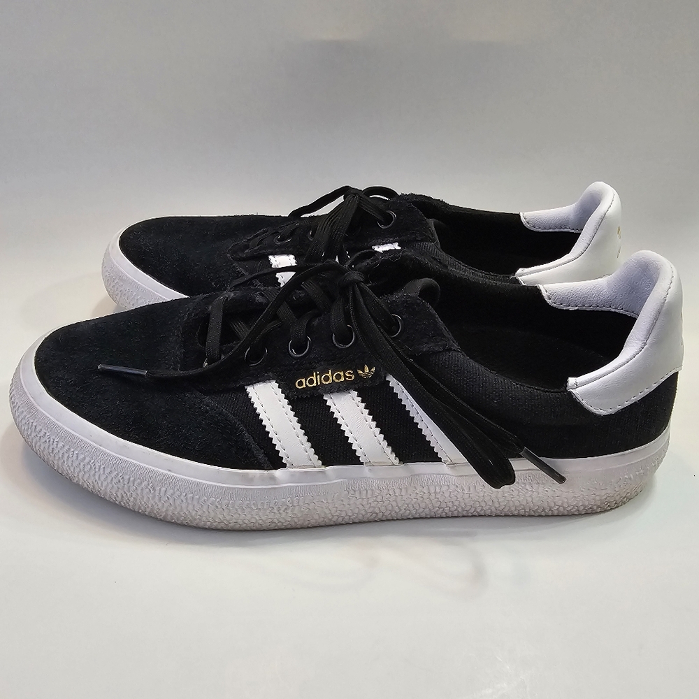Adidas Black/White Suede Sneakers M6.5/W7.5